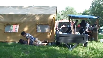 Bữa tiệc cuối tuần cho hai thành viên du phim sẽ hoạt hình thuyền Riêng bữa tiệc