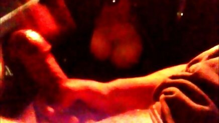 Bơm đôi xnxx sex hoat hinh mông của kem